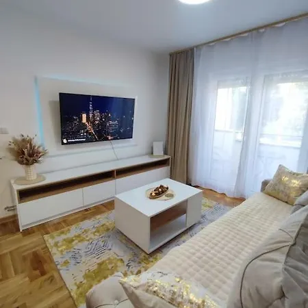 Golden Dream Apartman Pancevo Exterior photo